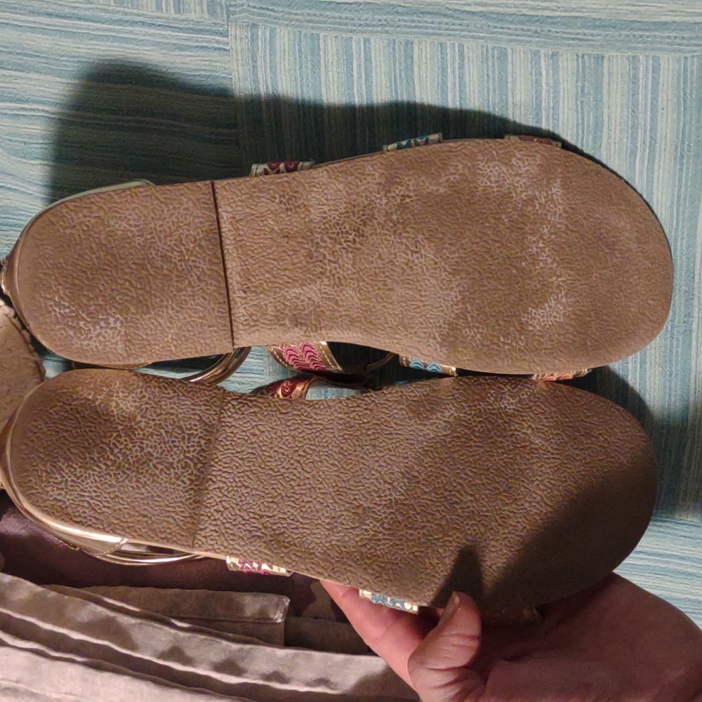 Metallic gladiator sandles - Picture 4 of 5